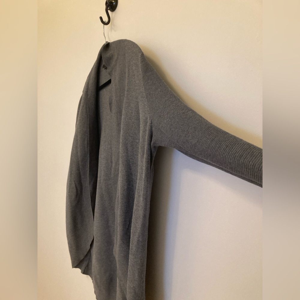 💚 [3/$10] 1X Charcoal Cardigan Sweater